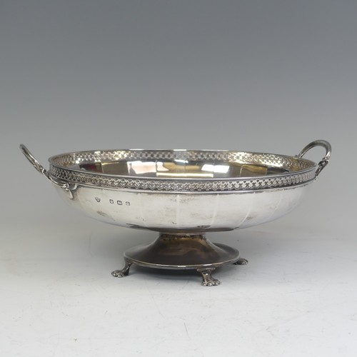 47 - A George V silver two-handled Tazza, by William Hutton & Sons Ltd., hallmarked Sheffield, 1927,o... 