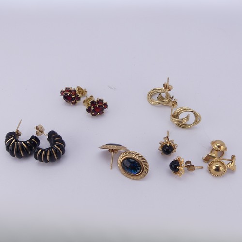 317 - A pair of garnet cluster Earrings, mounted in 18ct yellow gold, 11mm long, 2.9g, together with four ... 