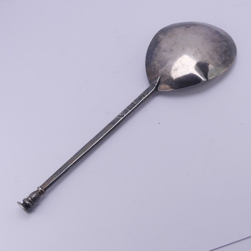 74 - A Charles I silver seal top Spoon, by Stephen Venables, London, probably 1647, the finial with prick... 