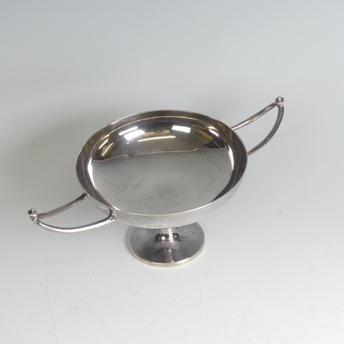 84 - An Edwardian silver pedestal Bon Bon Dish, by Finnigans Ltd, hallmarked London 1909, in the Art Nouv... 