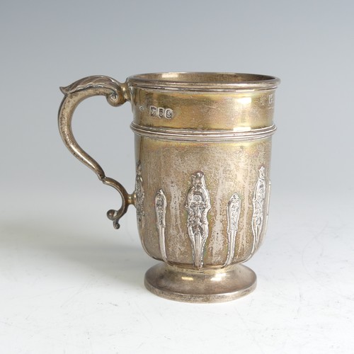 85 - An Edwardian silver Christening Mug, by Sibray, Hall & Co Ltd., hallmarked London 1902, with ins... 