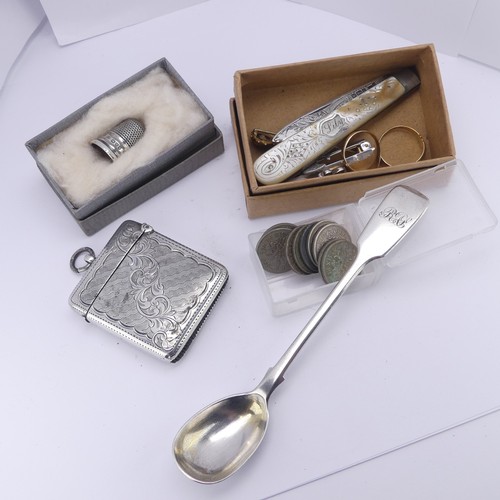 75 - An Edwardian silver Vesta Case, by William Hair Haseler, hallmarked Birmingham 1903, foliate decorat... 