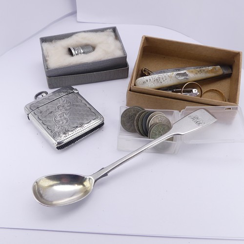 75 - An Edwardian silver Vesta Case, by William Hair Haseler, hallmarked Birmingham 1903, foliate decorat... 