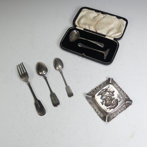 91 - A cased George V silver Christening Spoon and Pusher Set, by Viner's Ltd., hallmarked Sheffield 1932... 