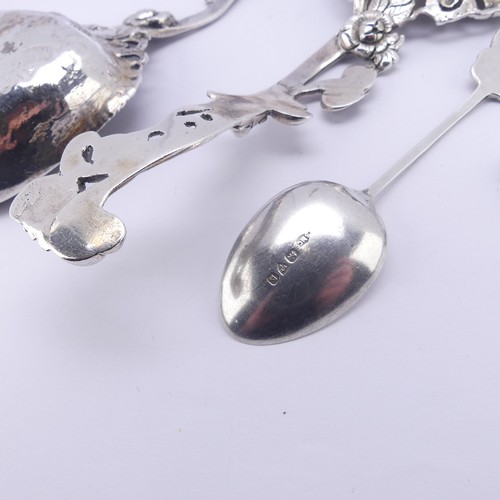 96 - A pair of late Victorian silver Serving Spoons, by William Comyns & Sons, hallmarked London 1900... 