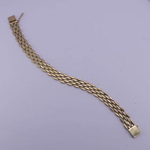 285 - A 14ct yellow gold Bracelet, with flexible navette shaped brick links, marked on the box snap 14k an... 