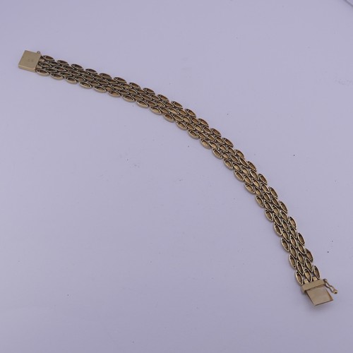 285 - A 14ct yellow gold Bracelet, with flexible navette shaped brick links, marked on the box snap 14k an... 