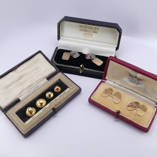 359 - A cased pair of 9ct yellow gold oval Cufflinks, the fronts initialled, 4.7g, together with a cased s... 