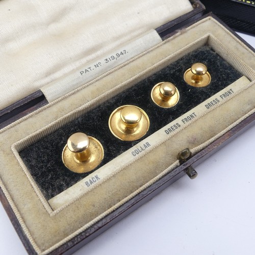 359 - A cased pair of 9ct yellow gold oval Cufflinks, the fronts initialled, 4.7g, together with a cased s... 