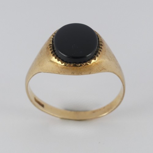 180 - A 9ct yellow gold Signet Ring, the front set oval black onxy, Size V, 3.5g.