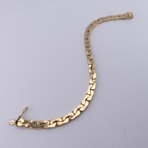 298 - An Italian 9ct yellow gold Bracelet, by Uno-a-Erre, with integral box clasp, 19cm long, 13.7g.... 