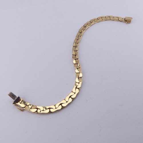 298 - An Italian 9ct yellow gold Bracelet, by Uno-a-Erre, with integral box clasp, 19cm long, 13.7g.... 