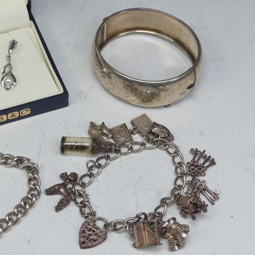 384 - A quantity of Jewellery and Costume Jewellery, including a silver charm bracelet, a silver curb link... 