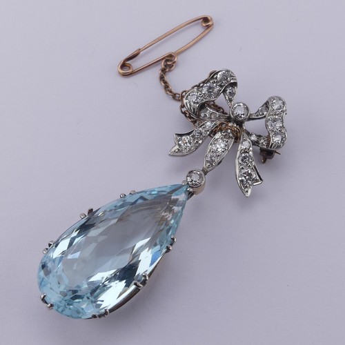 273 - An Edwardian Belle Epoque aquamarine and diamond Brooch, the pear shaped facetted aquamarine, approx... 