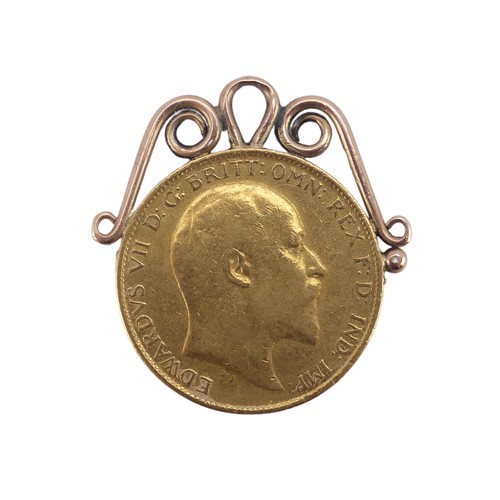 419 - An Edwardian gold Half Sovereign, dated 1907, on soldered pendant mount.