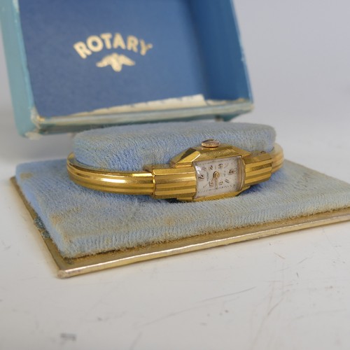 380 - A 9ct yellow gold lady's Baume Wristwatch, with 21-jewels crown wind movement, on a damaged 9ct gold... 