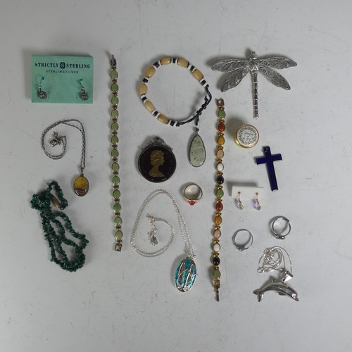 402 - A small quantity of Costume Jewellery, including a silver dolphin Pendant, together with souvenir an... 