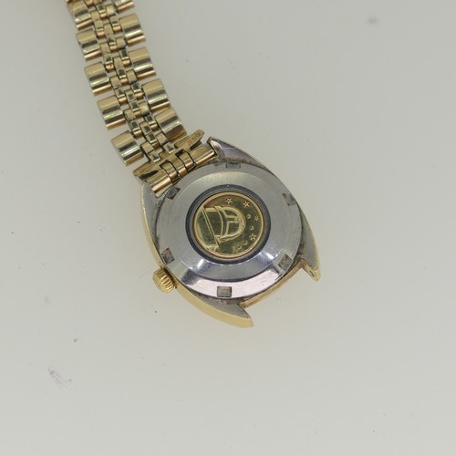 146 - A lady's Omega Constellation Chronometer Wristwatch, 568.001, the silvered dial with gilt baton mark... 