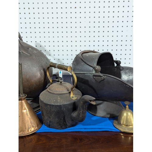 338 - A J & J Siddons No2 cast iron Teapot, together with a small quantity of brass and copper, includ... 