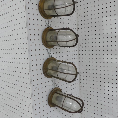 375 - A set of eight 20th century brass bulkhead passageway Lights, possibly marine, L 20 cm(8)... 