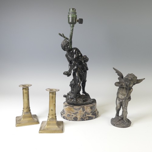 302 - An Italian spelter figural table Lamp, stamped 'Made in Italy', raised on stepped marble base, H 42 ... 