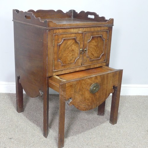 447 - A Georgian mahogany tray top Commode / bedside Cupboard, with two cupboard drawers over pull out dra... 