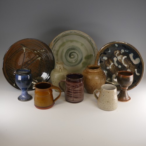 87 - A John Harlow studio pottery Mug, decorated with foliage, H 12.5cm, together with a Paul Jessop Mug,... 