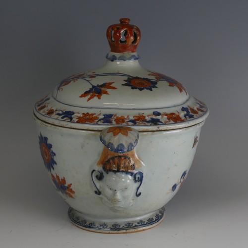 143 - An 18thC Chinese export porcelain Tureen and Cover, decorated in the imari palette with underglaze b... 