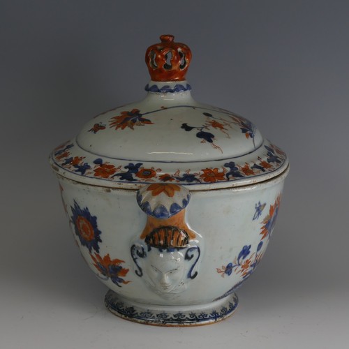 143 - An 18thC Chinese export porcelain Tureen and Cover, decorated in the imari palette with underglaze b... 