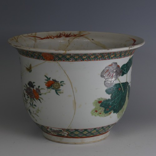 143 - An 18thC Chinese export porcelain Tureen and Cover, decorated in the imari palette with underglaze b... 