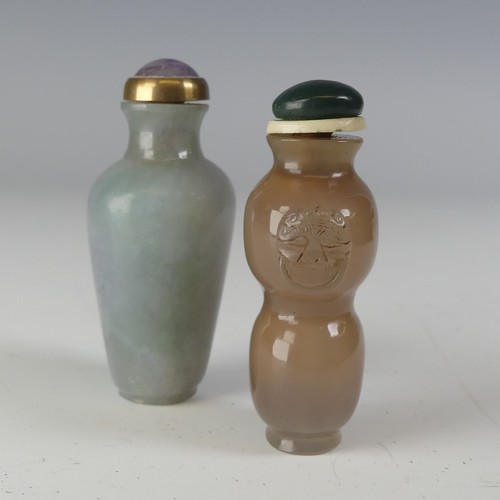 146 - An antique Chinese Jade/Lavender Jade Snuff Bottle, with associated lid, well hollowed, H 7.5cm, tog... 