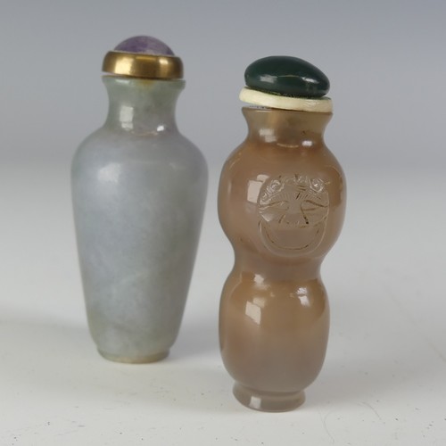 146 - An antique Chinese Jade/Lavender Jade Snuff Bottle, with associated lid, well hollowed, H 7.5cm, tog... 