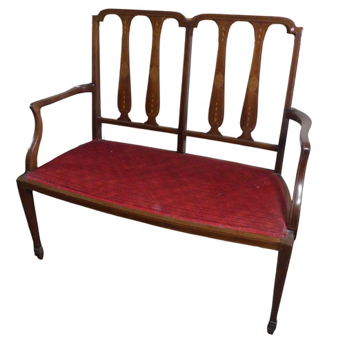 462 - An Edwardian mahogany and inlaid double chair backed Settee, raised on tapering supports, W 101 cm x... 