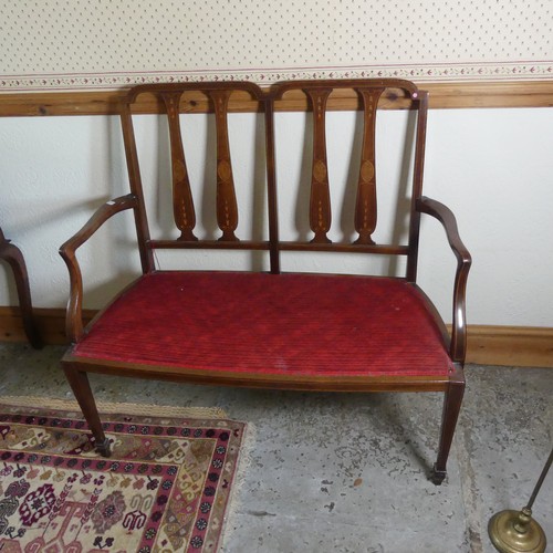 462 - An Edwardian mahogany and inlaid double chair backed Settee, raised on tapering supports, W 101 cm x... 