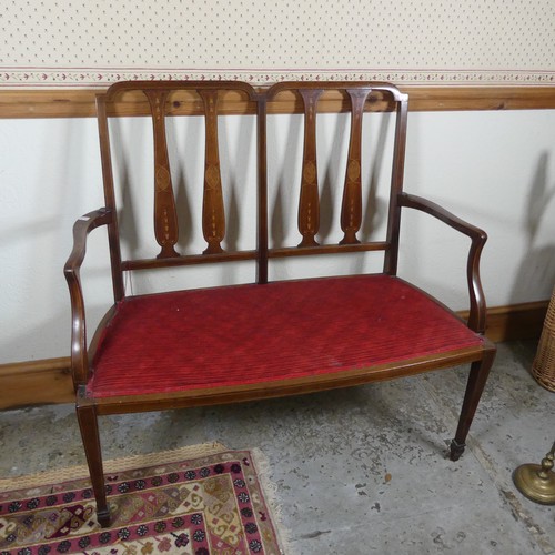 462 - An Edwardian mahogany and inlaid double chair backed Settee, raised on tapering supports, W 101 cm x... 