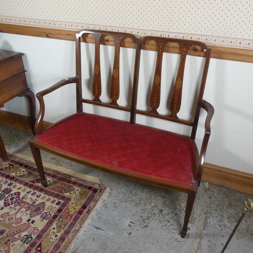 462 - An Edwardian mahogany and inlaid double chair backed Settee, raised on tapering supports, W 101 cm x... 