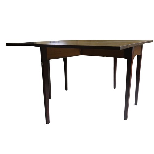 498 - A 19th century mahogany gateleg Table, raised in reeded tapering legs, W 138 cm x H 72 cm x D 108 cm... 