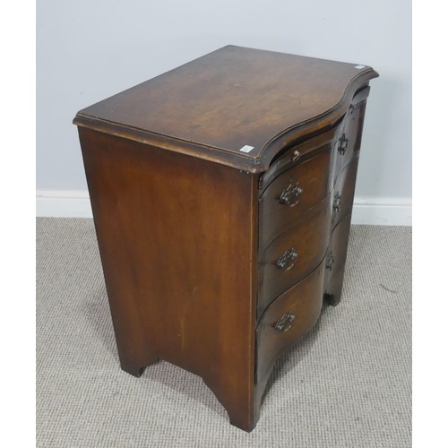 509 - An early 20th century burr walnut and mahogany serpentine Chest of drawers, of small proportions, W ... 