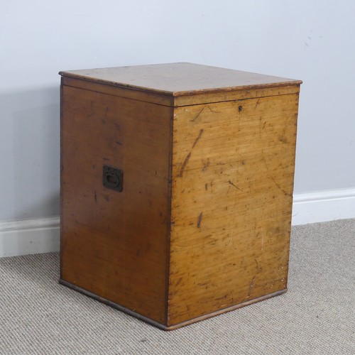 515 - A 20th century oak campaign Box / Trunk, of square proportions, with inset brass handles, W 47 cm x ... 