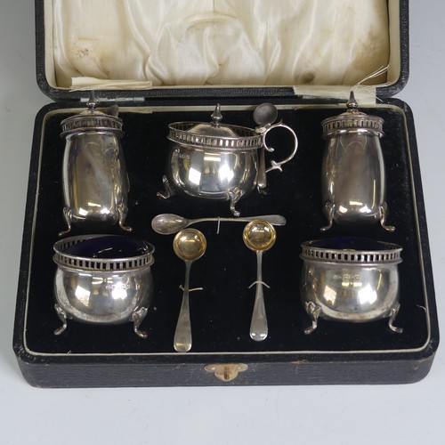 36 - A cased George V silver five piece Cruet Set, by Jones & Crompton, hallmarked Birmingh... 