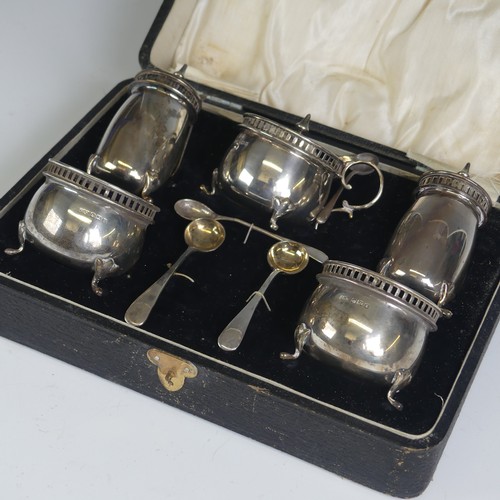 36 - A cased George V silver five piece Cruet Set, by Jones & Crompton, hallmarked Birmingh... 