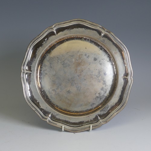 32 - A Danish silver Salver, .826 standard, by Munksgaard, hallmarked 1935 with assay master's marke... 