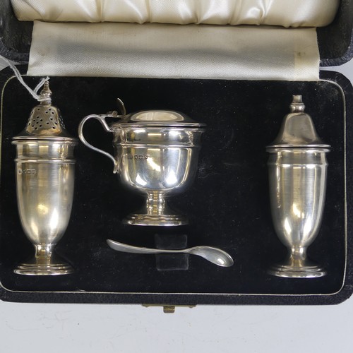 35 - A cased Elizabeth II silver three piece Cruet Set, by Viner's Ltd., hallmarked Sheffield, 1959/60, t... 