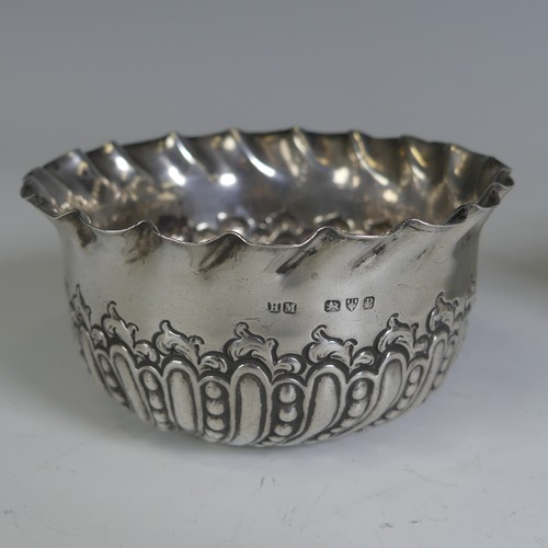 15 - A George V silver Sugar Bowl, by William Neale & Son Ltd., hallmarked Birmingham 1926, of plain ... 