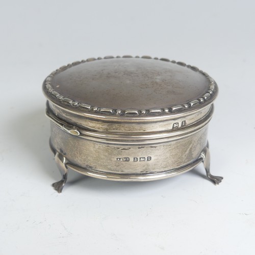 6 - A George V circular silver Ring Box, by A & J Zimmerman Ltd., hallmarked Birmingham 1910, with w... 