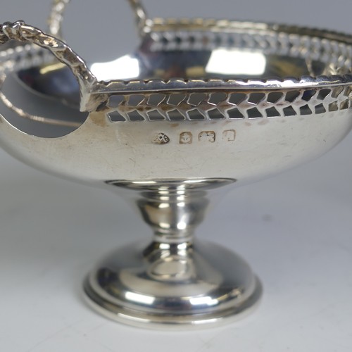 11 - A pair of George V silver Bon Bon Dishes, by Adie Brothers Ltd., hallmarked Birmingham 1925, of circ... 