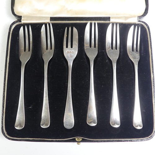 8 - A cased set of six George V silver Coffee Spoons, by Mappin & Webb Ltd., hallmarked Sheffield 19... 