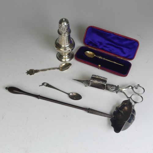 68 - A George III silver Muffineer / Caster, by Jabez Daniell & James Mince, hallmarked London 1770, ... 