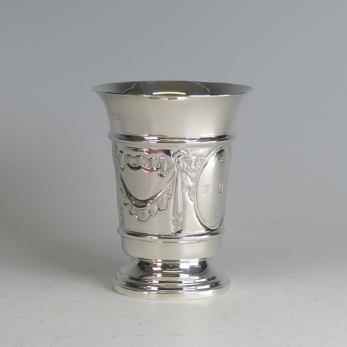 92 - A limited edition Elizabeth II Silver Jubilee commemorative Britannia silver Beaker, by S J Ros... 