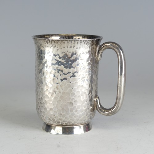 66 - A George V silver Mug, by Thomas Edward Atkins, hallmarked Birmingham 1915, of cylindrical form with... 